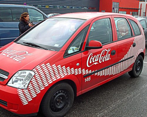 legkovoiauto-koka-kola